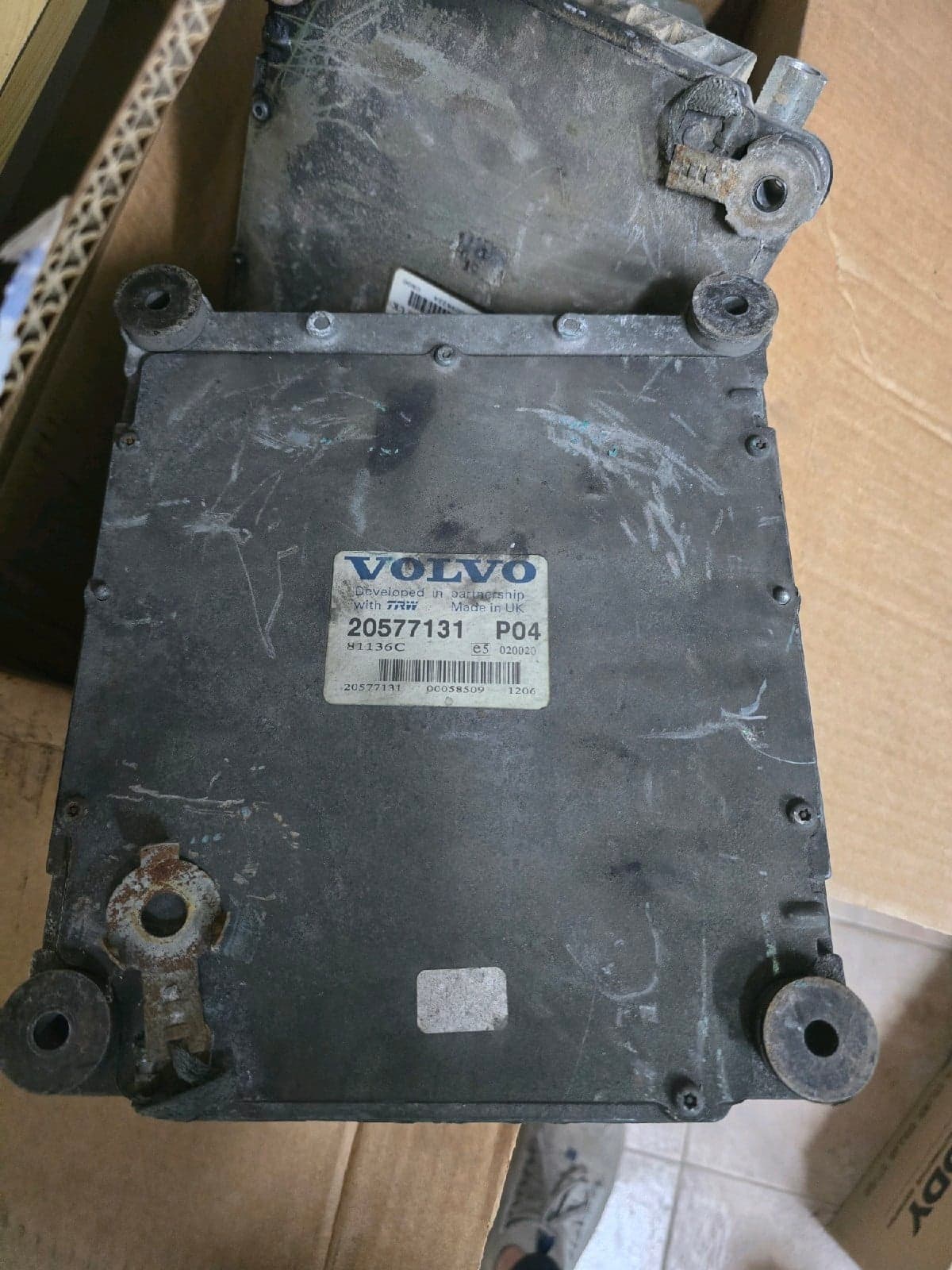 Volvo 20577131 p04 - Main