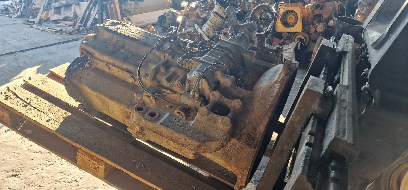 MERCEDES 18.27 - Main