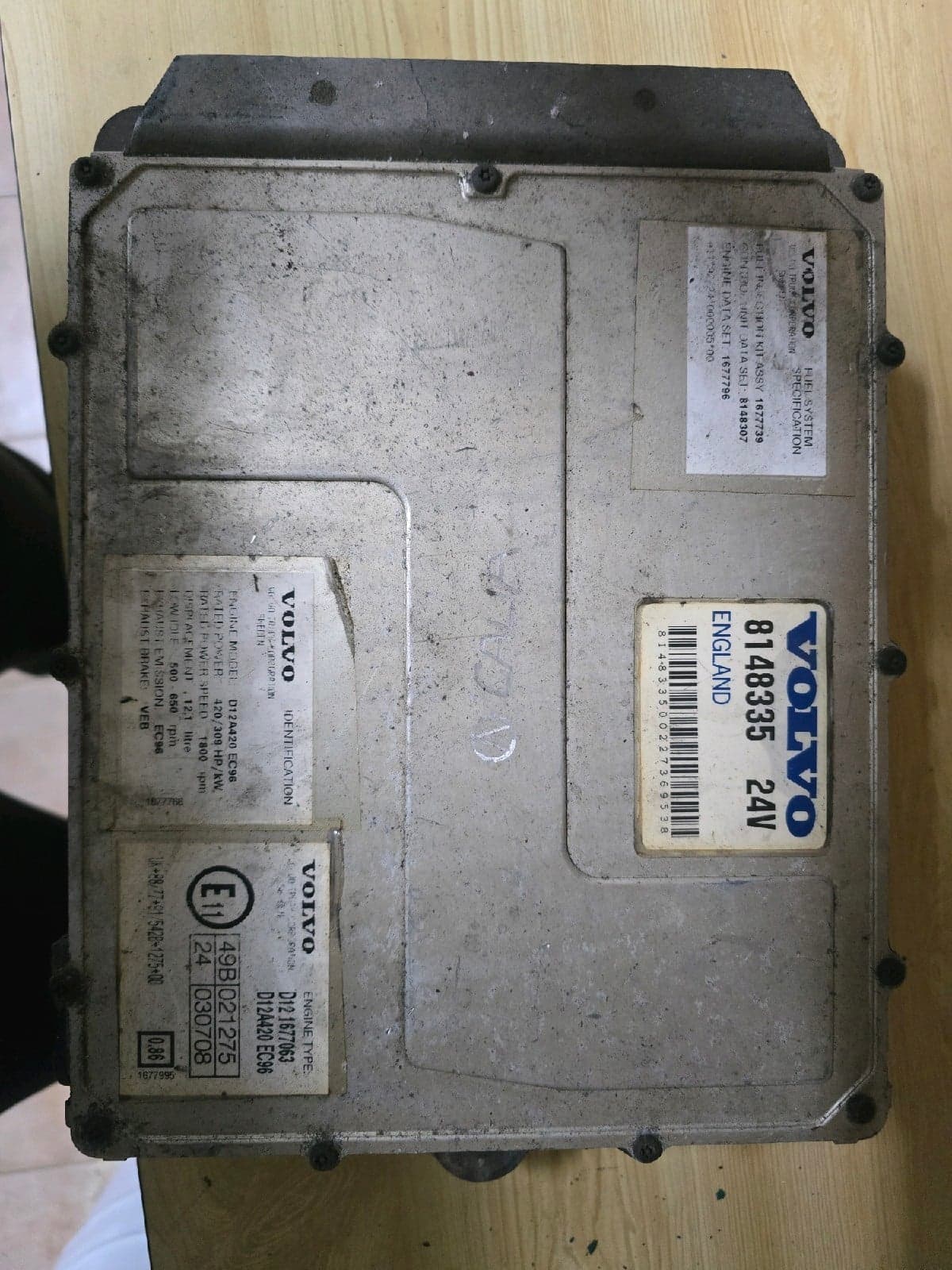 Volvo D12A420 - 8148335 - Main