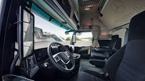 NUOVO ACTROS L CON INNOVATIVA CABINA DI GUIDA